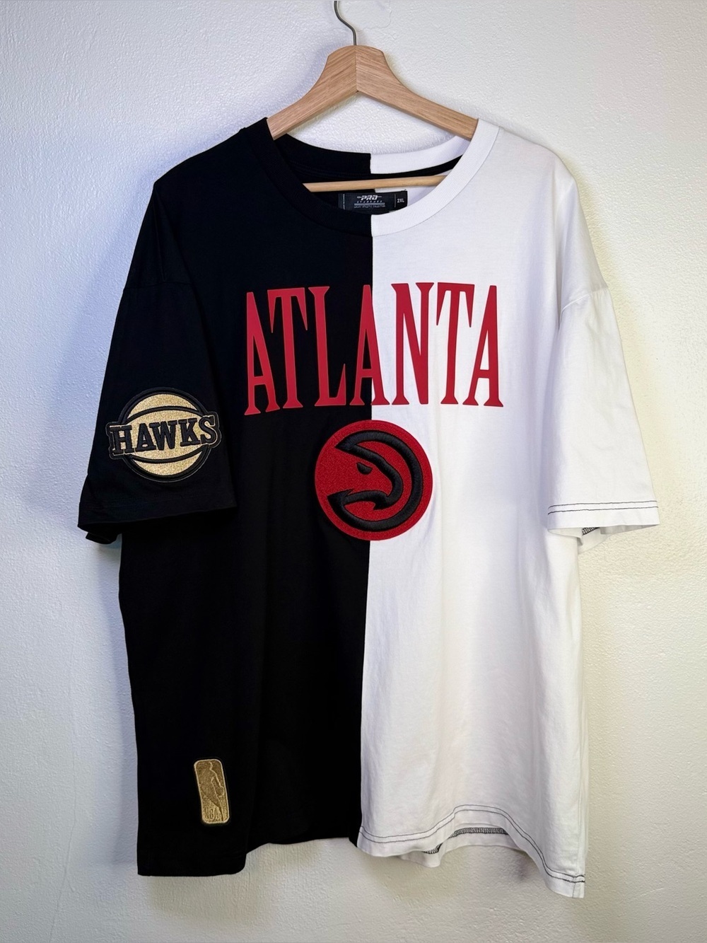 Atlanta Hawks Men's 100% Cotton Black & White  T-Shirt NBA Streetwear Size 2XL